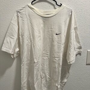 90’s nike White Short Sleeve Tee Classic Design